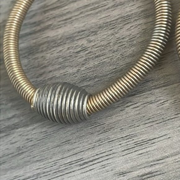 Rare Vintage Modernist Hammered Drop Hoop Artsy Earrings - Picture 4 of 5